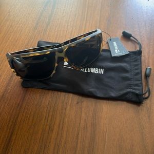 BRAND NEW! Men’s (or women’s) Angourie Black/Tortoise Sunglasses -One size.